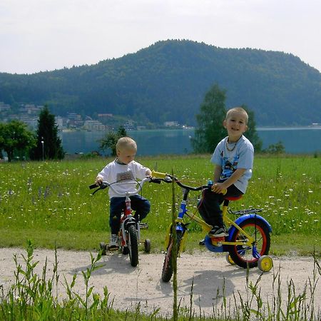 Gaestehaus Uggowitzer Drobollach am Faakersee Exterior foto