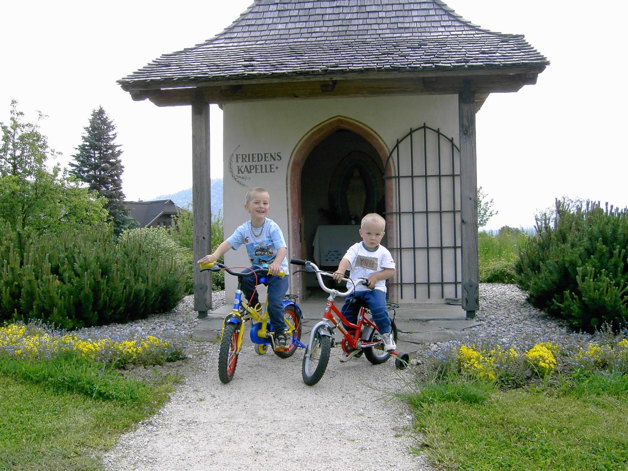 Gaestehaus Uggowitzer Drobollach am Faakersee Exterior foto